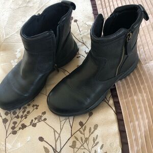 Easy Spirit black 7 wide boots